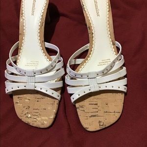 NWOB Naturalizer White sandal with Gold Studs